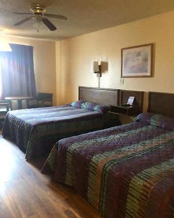 Luxury Inn Шайен Екстериор снимка